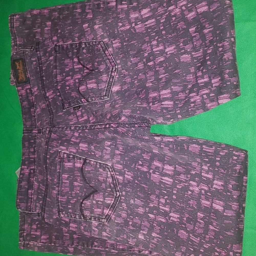 Levis - Picture 3 of 6
